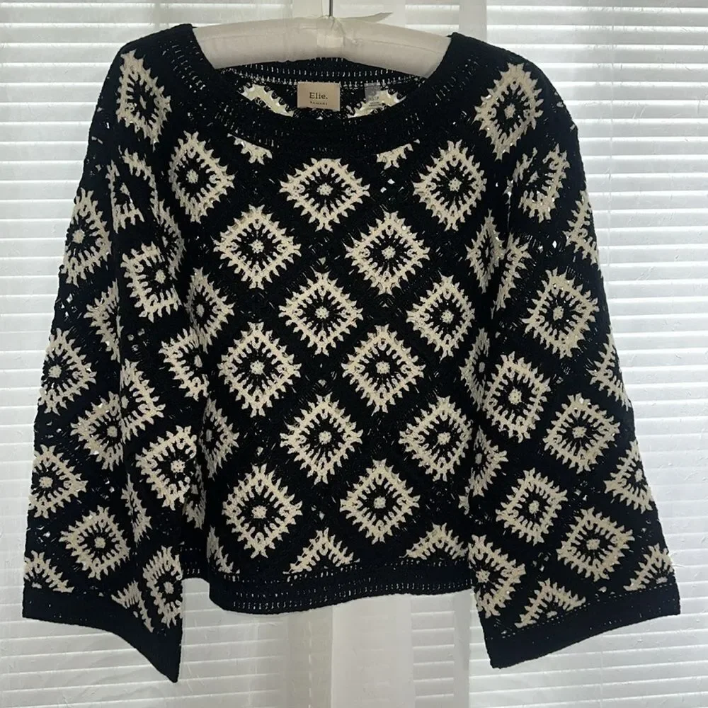ELIE TAHARI XS S M Black Ivory Diamond Square Crochet Long Sleeve Top